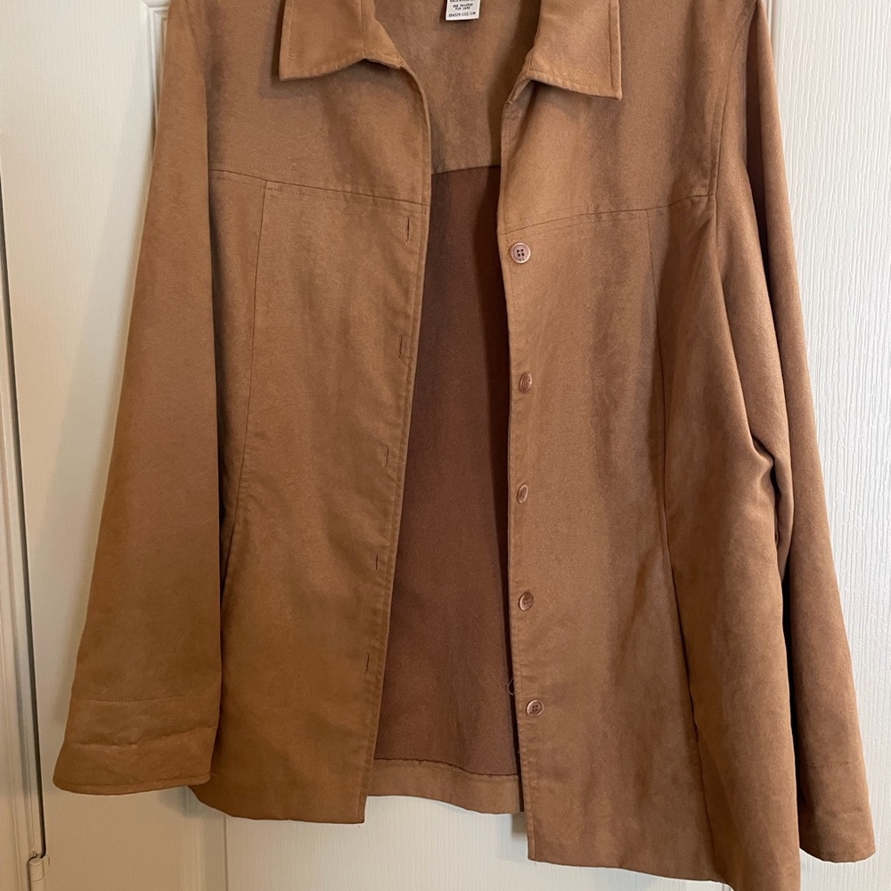 Nice faux suede jacket lightweight for any occasion